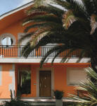 puertas aluminio en fachada 02